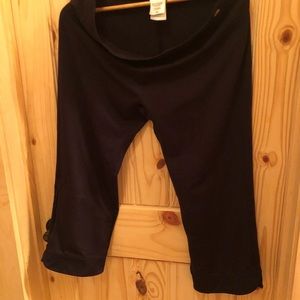 Mountain Hardware crop workout pants